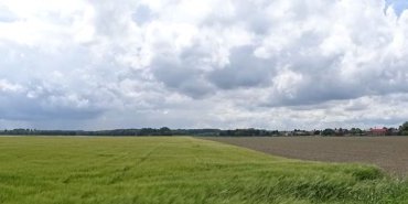 On ne voit pas très bien, mais certains nuages portent la pluie