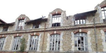 Déchéance d'un batiment industriel