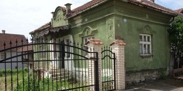 Une maison dans un village