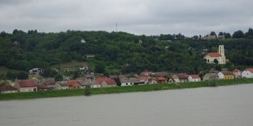 Sur l'autre rive du Danube un village Croate