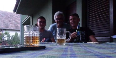 Une bière avec Jovica et Aleksa