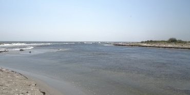 Ce canal déverse le trop plein dans la mer