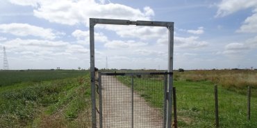 Une porte... qui s'ouvre facilement (ouf)