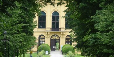 Un château au bout de l'allée
