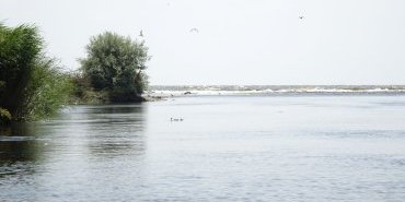 Ce canal déverse le trop plein dans la mer