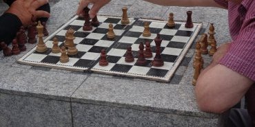 Joueurs d'échecs, à proximité du port