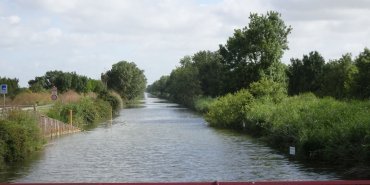 Carrefour avec le canal du curé