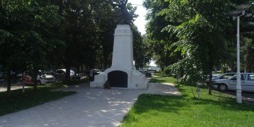 Ramblas and a monument to Ecaterina Teodoru