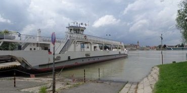 The ferry is coming in