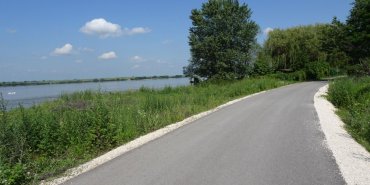 Une piste agréable le long du Danube