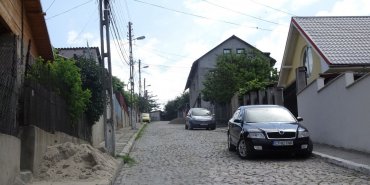Cernavoda, steep street, plus cobblestones....